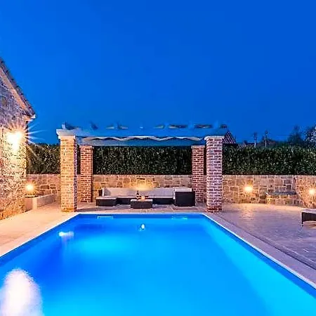 Private Pool In Sukošan