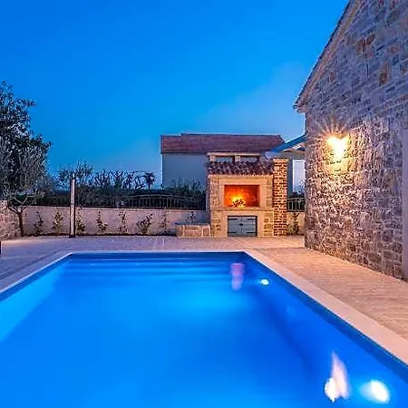 Private Pool In