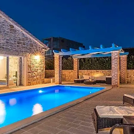 Private Pool In Hotel 3*