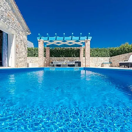 Private Pool In 3* Sukošan