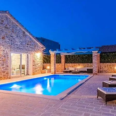 Private Pool In Hotel 3*