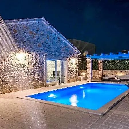 Hotel Private Pool In
