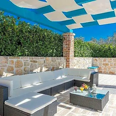 Hotel Private Pool In Sukošan