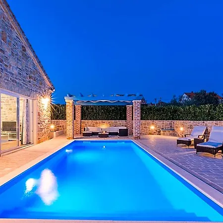 فندق Private Pool In 3*