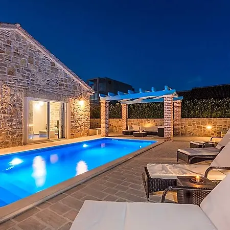 Hotel Private Pool In
