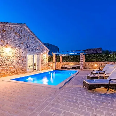 فندق Private Pool In Sukošan